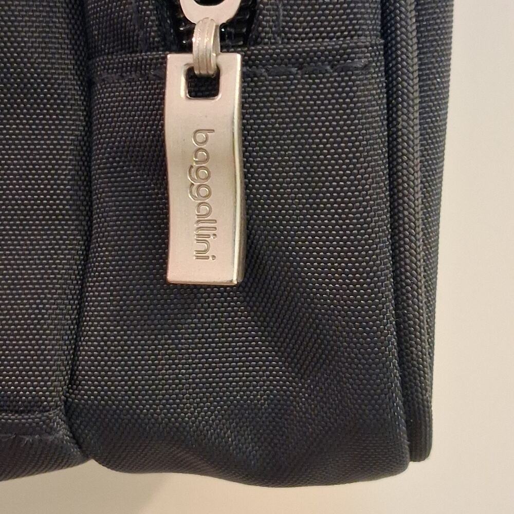 Baggallini Navy Travel Hanging Toiletry Kit (13" × 8.5" × 3.5") Brand New - Picture 9 of 13